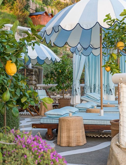 Il Riccio Dioriviera sun beds and parasols