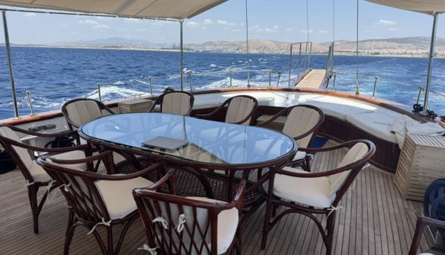 Parea Yacht 4