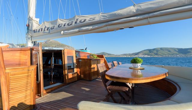 Entre Cielos Yacht 4