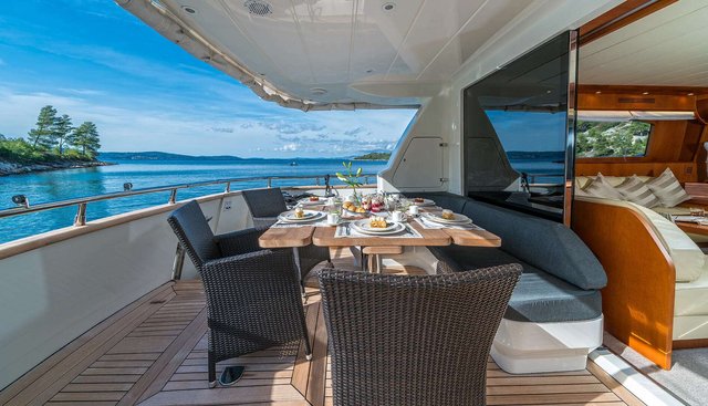 Jantar Yacht 4