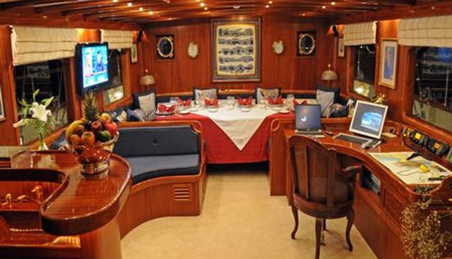 Gacela Yacht 3