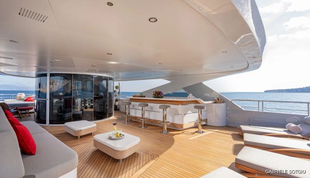 2 Ladies Yacht 3