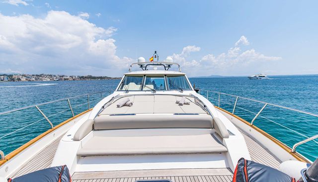 Parodia II Yacht 2