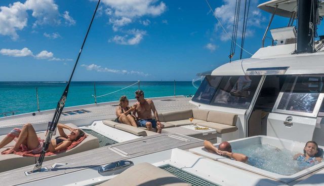 Azure Yacht 2