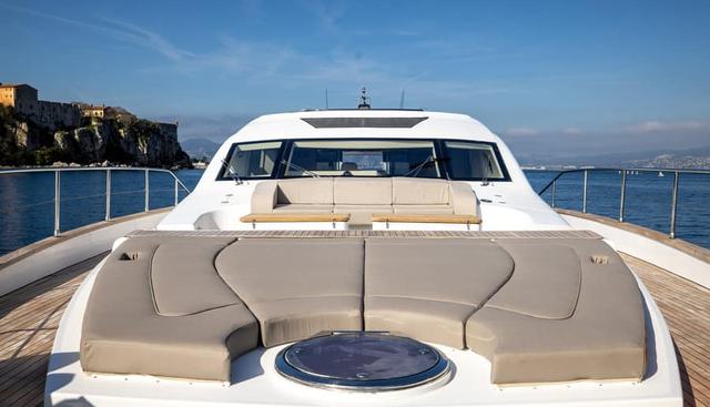 Goldfinger Yacht 2