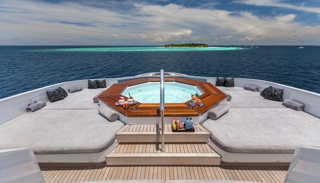 Sky Yacht 2