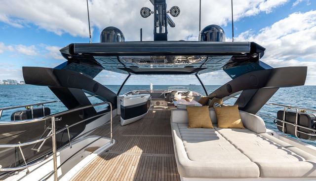 Golden Ours Yacht 3