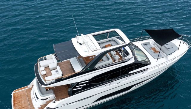 Razzle Dazzle Yacht 5