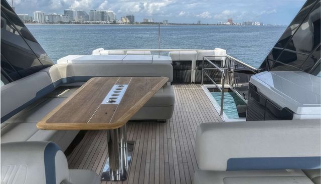 Razzle Dazzle Yacht 3