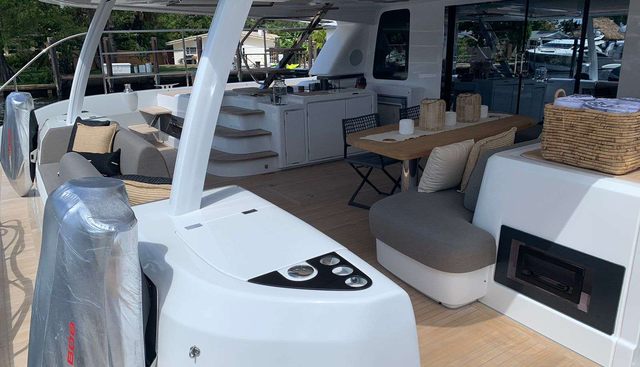 C'est La Vie Yacht 5