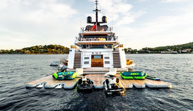 R.M.F Yacht 5
