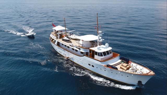 Blue Albacor Charter Yacht