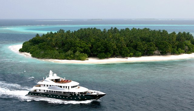 Dhaainkan'baa Yacht 3