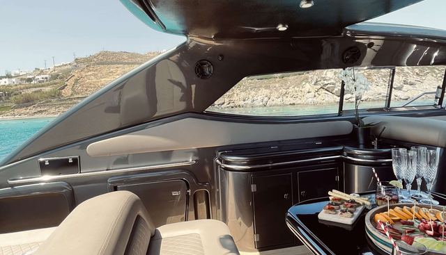 007 Yacht 3