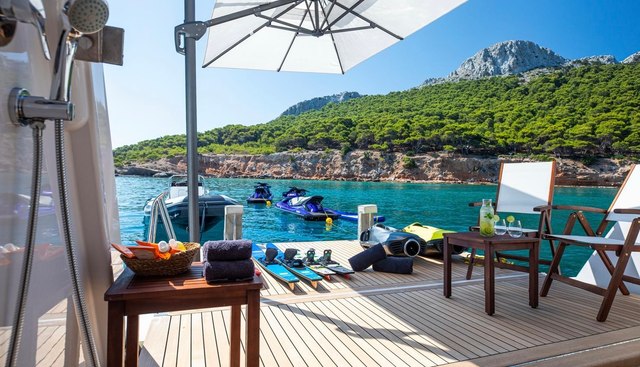 Victory Yacht 4