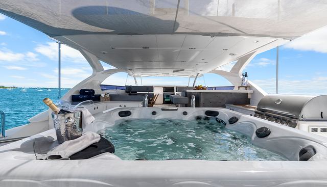 Happy Hour Yacht 2