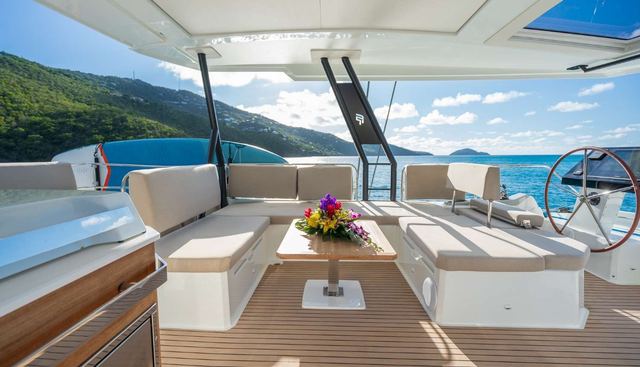 Jewel Yacht 2