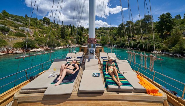 Libra Yacht 2