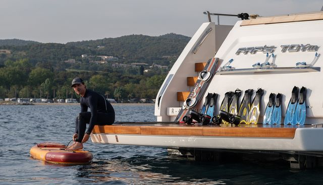Pap's Toy III Yacht 4
