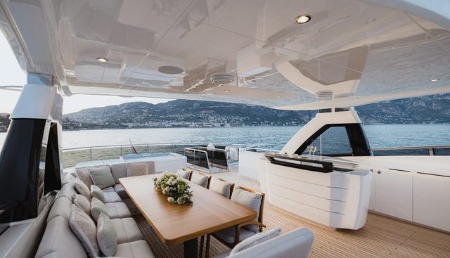 Riviera Living Yacht 4