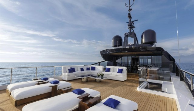 She's a 10 Too Yacht 3