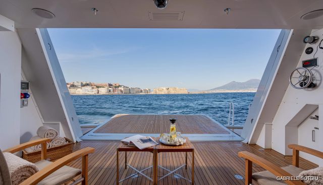 2 Ladies Yacht 4
