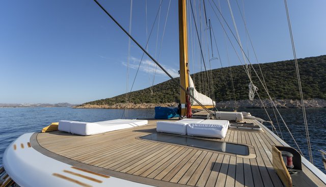 Dionysos Yacht 3