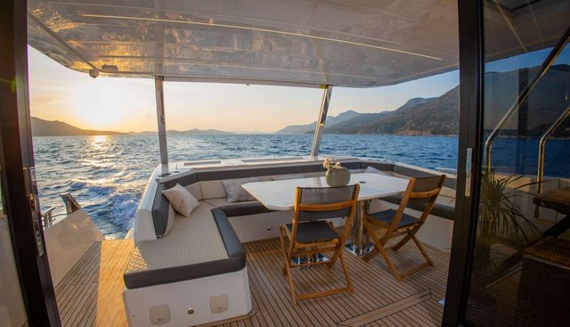 Paradise Yacht 4