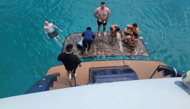 Saphire Blue Yacht 5