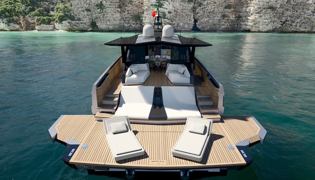 Moonraker 3 Yacht 5