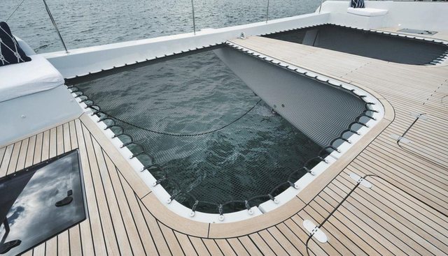 NJoy Yacht 4