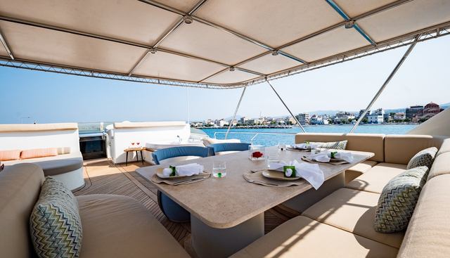 Aquila Yacht 2