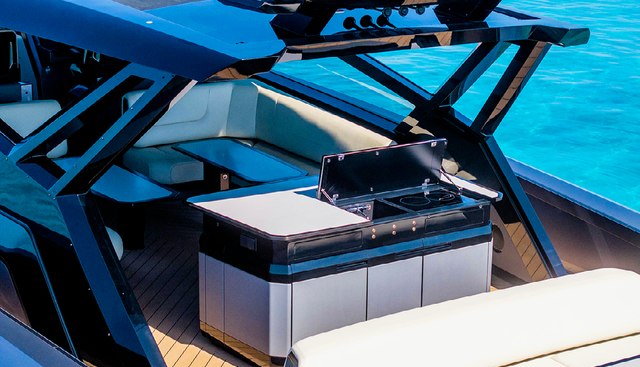 Chica Brava Yacht 4
