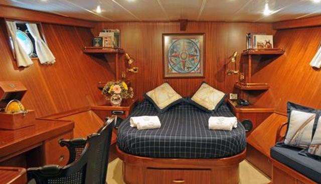 Gacela Yacht 5