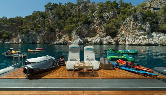 Noema Yacht 4