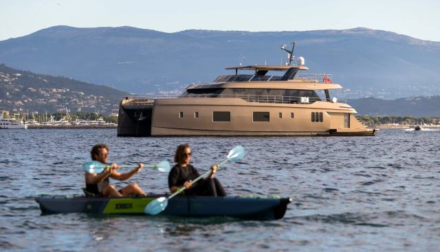 Twilight Yacht 5