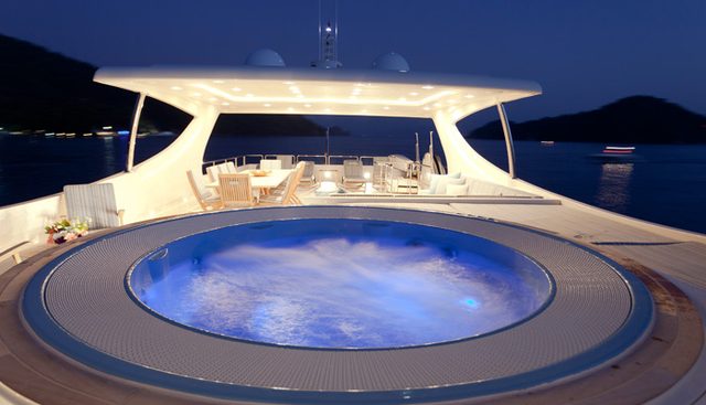 Joan's Beach Yacht 2