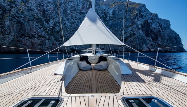 Dakota Yacht 3