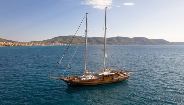 Entre Cielos Yacht 5
