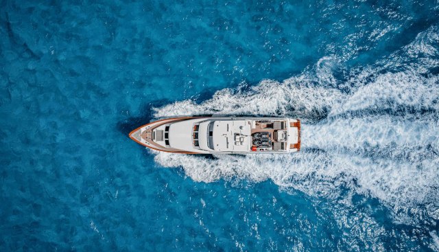 Beachfront Yacht 5
