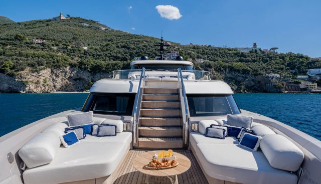 Invictus Yacht 2