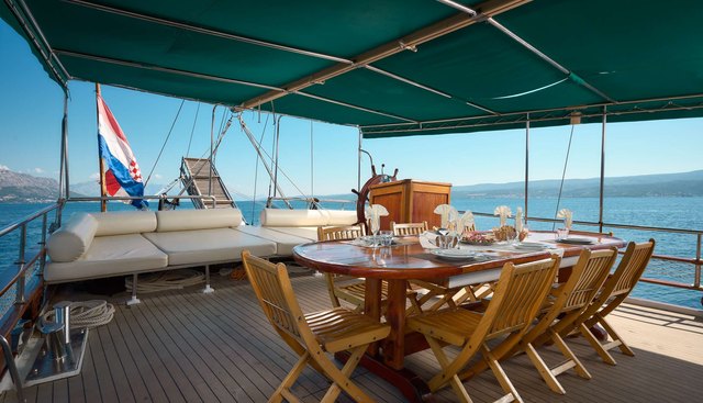 Agora Yacht 4