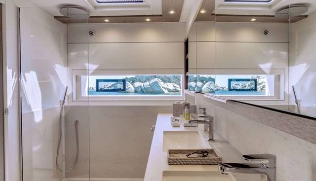 Jan's Feline Yacht 5