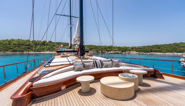 Performance Fee Yacht 2