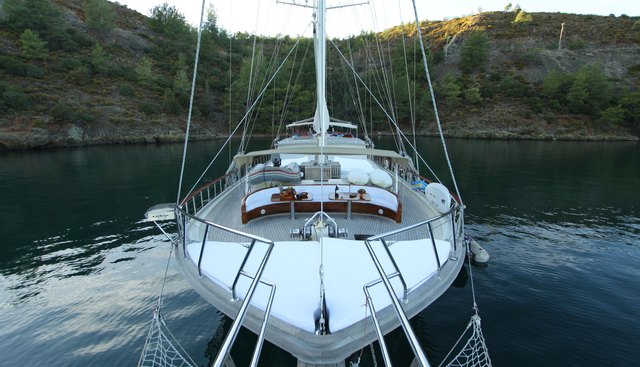 Dear Lila Yacht 2