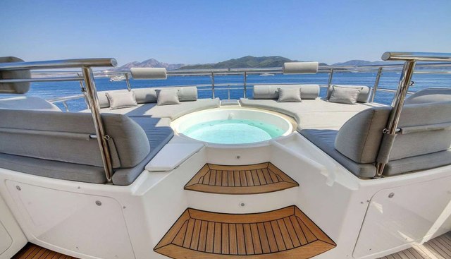 Paradise Yacht 2