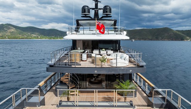 M Yacht 4