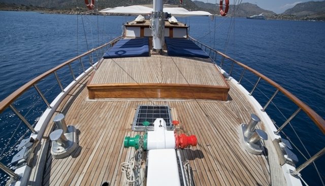 Mojo Charter Yacht - 3