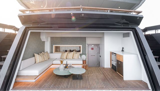 One Zero Yacht 5