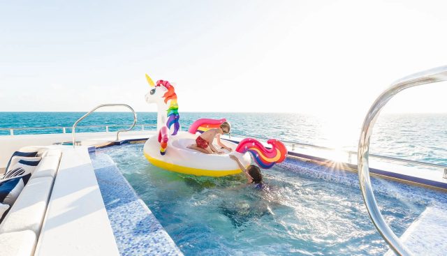 Starburst IV Yacht 3